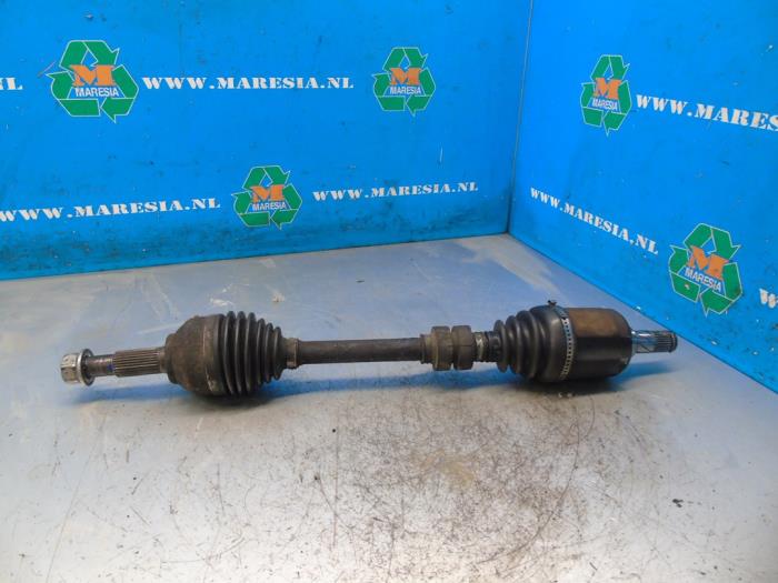 Gebrauchte Antriebswelle links vorne Nissan Qashqai (J10) 2.0 16V 4x4 Preis € 78,75 Margenregelung angeboten von Maresia Auto Recycling B.V.
