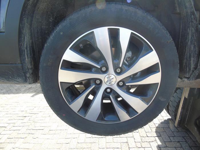 Begagnade Hjul + däck Suzuki SX4 S-Cross (JY) 1.4 Booster Jet Turbo 16V SHVS Pris € 183,75 Marginaltabell erbjuds av Maresia Auto Recycling B.V.