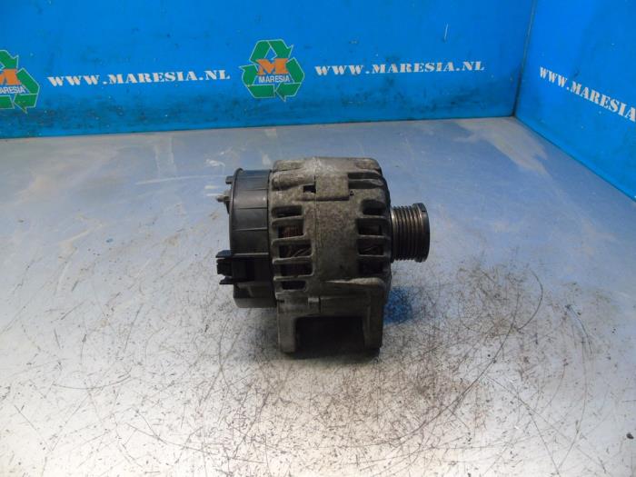 Usagé Dynamo Renault Megane III Berline (BZ) 2.0 16V CVT Prix € 52,50 Règlement à la marge proposé par Maresia Auto Recycling B.V.