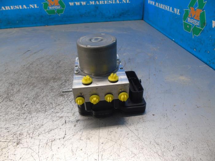 Gebrauchte ABS Pumpe Renault Clio V (RJAB) 1.6 E-Tech 145 16V Preis € 294,00 Margenregelung angeboten von Maresia Auto Recycling B.V.