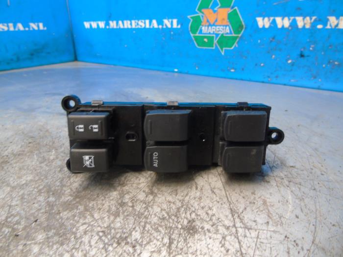 Usados Interruptor combinado de ventanillas Suzuki Swift (ZC/ZD) 1.2 Dual Jet 16V Smart Hybrid Precio € 52,50 Norma de margen ofrecido por Maresia Auto Recycling B.V.