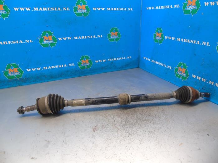 Gebrauchte Antriebswelle rechts vorne Opel Astra K Sports Tourer 1.4 Turbo 16V Preis € 105,00 Margenregelung angeboten von Maresia Auto Recycling B.V.