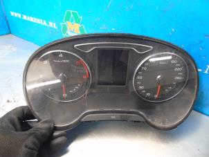 Gebrauchte Instrumentenbrett Audi A3 Sportback (8VA/8VF) 1.6 TDI Ultra 16V Preis € 157,50 Margenregelung angeboten von Maresia Auto Recycling B.V.