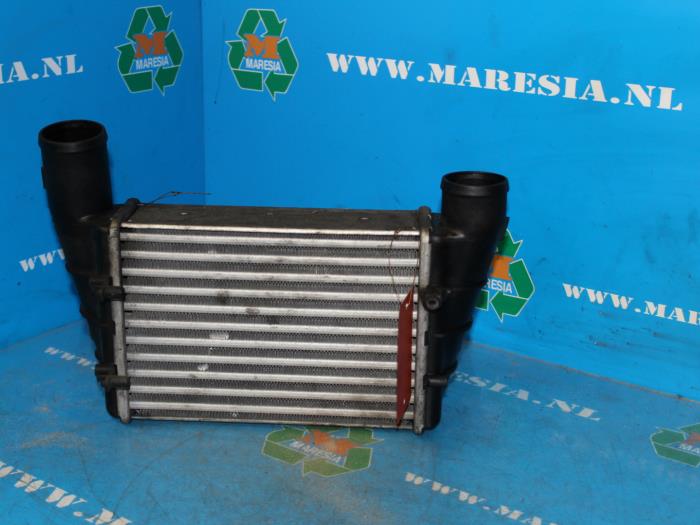 Usados Intercooler Volkswagen Passat (3B2) 1.9 TDi 90 Precio € 42,00 Norma de margen ofrecido por Maresia Auto Recycling B.V.