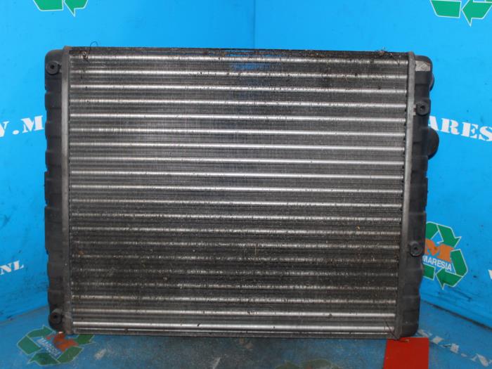 Radiateur d'un Volkswagen Lupo (6X1) 1.4 60 2001