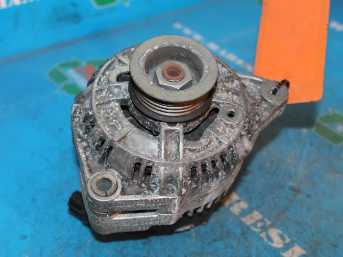 Begagnade Dynamo Toyota Carina E (T19) 2.0 GLi 16V Pris € 26,25 Marginaltabell erbjuds av Maresia Auto Recycling B.V.