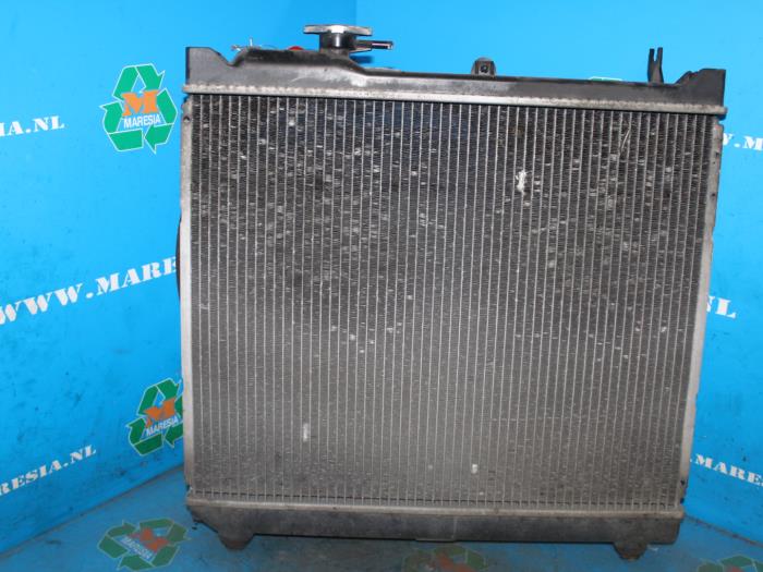 Usagé Radiateur Suzuki Grand Vitara I (FT/GT/HT) 1.6 16V Prix € 78,75 Règlement à la marge proposé par Maresia Auto Recycling B.V.