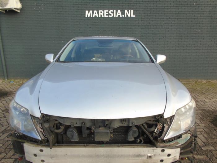 Usados Capó Lexus LS (F4) 600h 5.0 32V VVT-i Precio € 367,50 Norma de margen ofrecido por Maresia Auto Recycling B.V.