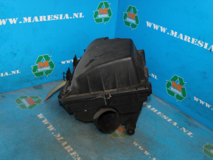 Begagnade Luftfilterhus Opel Signum (F48) 2.0 Turbo 16V Pris € 63,00 Marginaltabell erbjuds av Maresia Auto Recycling B.V.