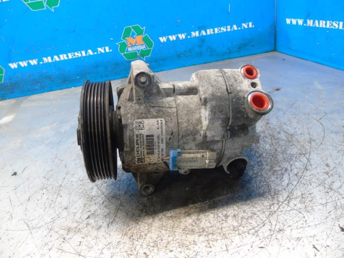 Usagé Compresseur de clim Opel Astra J (PC6/PD6/PE6/PF6) 1.6 16V Prix € 141,75 Règlement à la marge proposé par Maresia Auto Recycling B.V.