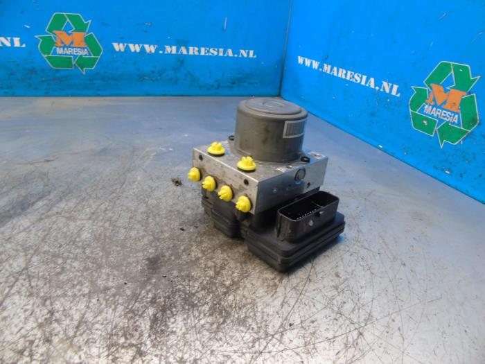 Begagnade ABS-pump Hyundai i30 (PDEB5/PDEBB/PDEBD/PDEBE) 1.0 T-GDI 12V Pris € 288,75 Marginaltabell erbjuds av Maresia Auto Recycling B.V.