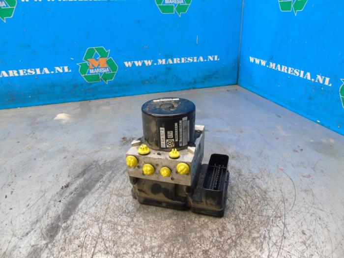 Begagnade ABS-pump Volkswagen Beetle (16AB) 1.2 TSI Pris € 273,00 Marginaltabell erbjuds av Maresia Auto Recycling B.V.