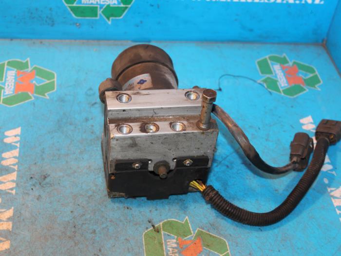 Begagnade ABS-pump Mazda MX-6 2.0i 16V Pris € 31,50 Marginaltabell erbjuds av Maresia Auto Recycling B.V.