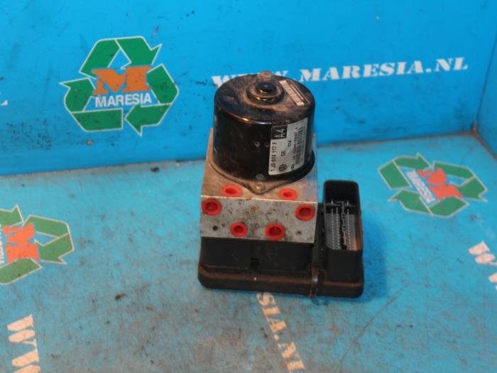 Begagnade ABS-pump Seat Leon (1M1) 1.9 TDI 90 Pris € 26,25 Marginaltabell erbjuds av Maresia Auto Recycling B.V.