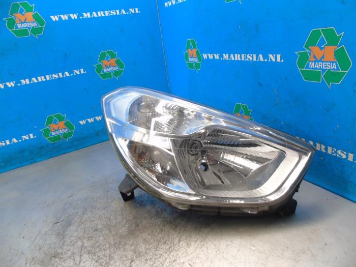 Używane Reflektor prawy Dacia Dokker Express (8S) 1.5 dCi 75 Cena € 157,50 Procedura marży oferowane przez Maresia Auto Recycling B.V.