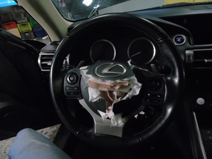 Gebrauchte Lenkrad Lexus IS (E3) 300h 2.5 16V Preis € 262,50 Margenregelung angeboten von Maresia Auto Recycling B.V.