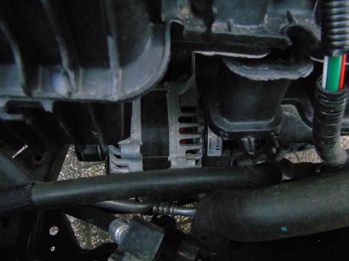 Begagnade Dynamo Nissan Micra (K14) Pris € 78,75 Marginaltabell erbjuds av Maresia Auto Recycling B.V.