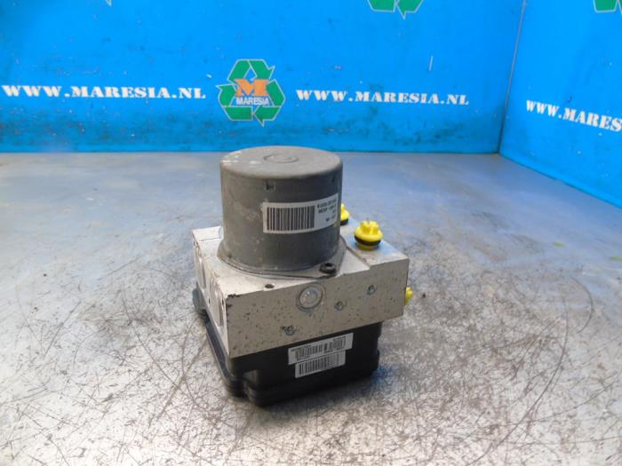 Used ABS pump Hyundai i20 1.2i 16V Price € 73,50 Margin scheme offered by Maresia Auto Recycling B.V.