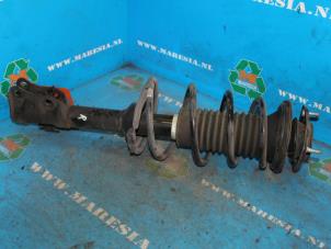 Used Front shock absorber rod, right Toyota Yaris Verso (P2) 1.3 16V Price € 47,25 Margin scheme offered by Maresia Auto Recycling B.V.