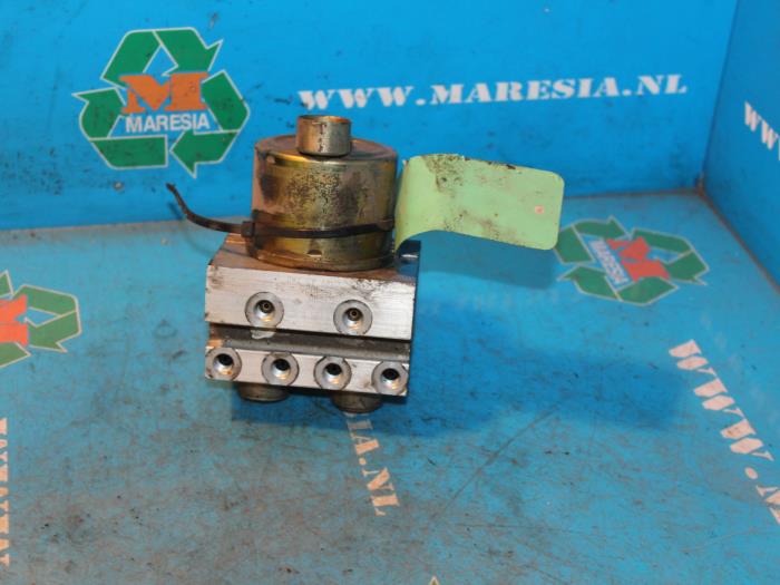 Begagnade ABS-pump Mazda 626 (GF14) 2.0 DiTD 16V Pris € 26,25 Marginaltabell erbjuds av Maresia Auto Recycling B.V.
