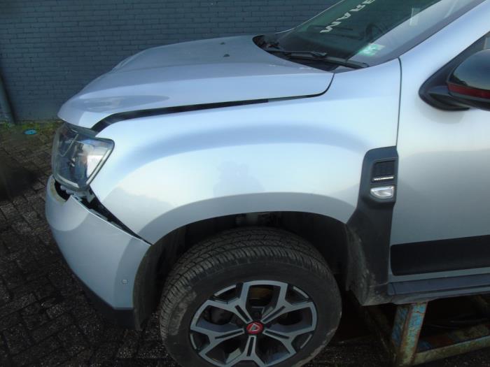 Używane Ekran lewy przód Dacia Duster (SR) 1.3 TCE 150 16V Cena € 183,75 Procedura marży oferowane przez Maresia Auto Recycling B.V.
