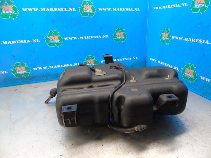 Gebrauchte Adblue Tank Renault Trafic (1FL/2FL/3FL/4FL) 1.6 dCi 125 Twin Turbo Preis € 367,50 Margenregelung angeboten von Maresia Auto Recycling B.V.
