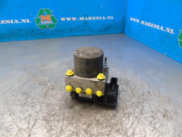 Gebrauchte ABS Pumpe Opel Meriva (A) 1.6 16V Preis € 15,75 Margenregelung angeboten von Maresia Auto Recycling B.V.