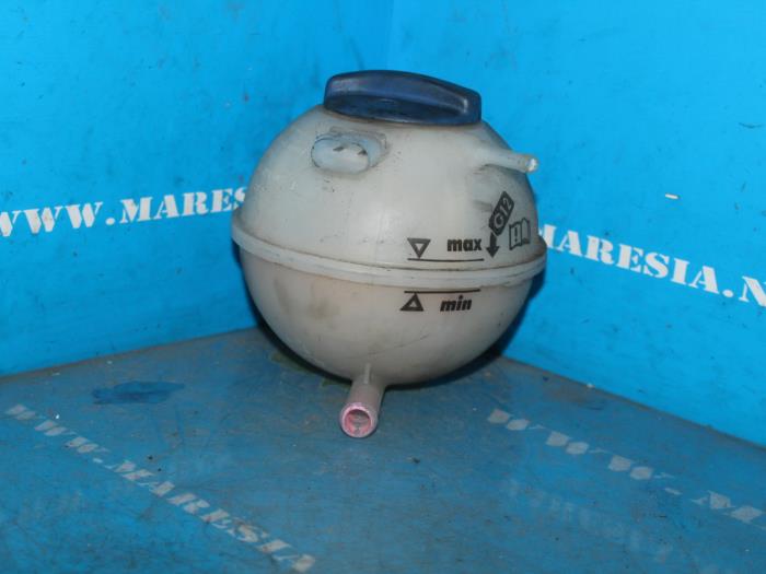 Expansion vessel from a Seat Arosa (6H1) 1.4 MPi 1999