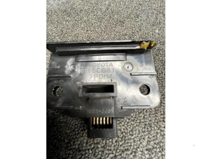 Gebrauchte Schalter Heckklappe Lexus LS (F4) 460 4.6 32V VVT-i Preis € 52,50 Margenregelung angeboten von Maresia Auto Recycling B.V.