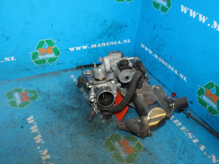 Gebrauchte Ansaugbrugge Toyota Yaris (P1) 1.4 D-4D Preis € 105,00 Margenregelung angeboten von Maresia Auto Recycling B.V.
