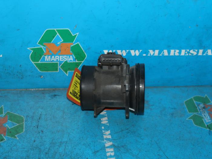 Usagé Débitmètre Ford Mondeo II 2.0i 16V Prix € 15,75 Règlement à la marge proposé par Maresia Auto Recycling B.V.