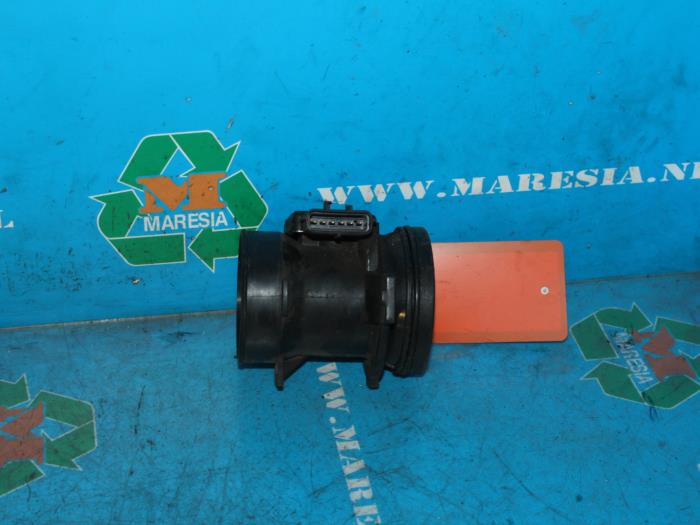 Usagé Débitmètre Ford Mondeo II Wagon 2.0i 16V Prix € 42,00 Règlement à la marge proposé par Maresia Auto Recycling B.V.