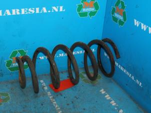 Used Rear coil spring Kia Sorento I (JC) 2.4 16V Price € 42,00 Margin scheme offered by Maresia Auto Recycling B.V.