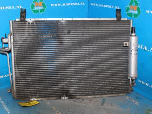 Radiateur clim d'un Kia Carens II (FJ) 2.0 CRDI 16V 2005