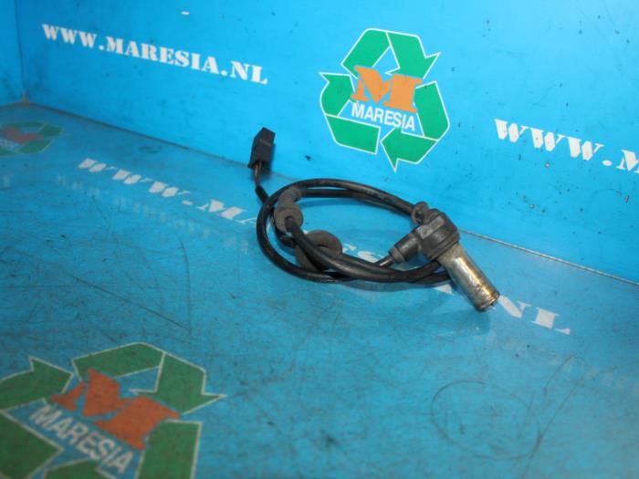Usados Sensor ABS Audi A4 Avant (B5) 1.8 20V Turbo Precio € 36,75 Norma de margen ofrecido por Maresia Auto Recycling B.V.