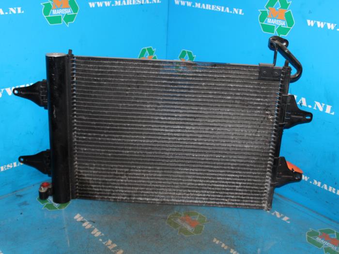 Usagé Radiateur clim Skoda Fabia (6Y2) 1.4i Prix € 52,50 Règlement à la marge proposé par Maresia Auto Recycling B.V.