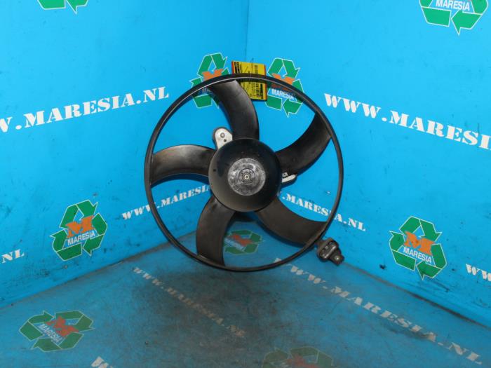 Używane Wentylator Seat Ibiza III (6L1) 1.4 16V 100 Cena € 52,50 Procedura marży oferowane przez Maresia Auto Recycling B.V.