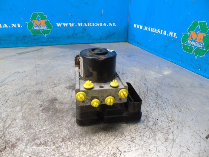 Begagnade ABS-pump Ford Fiesta 6 (JA8) 1.25 16V Pris € 110,25 Marginaltabell erbjuds av Maresia Auto Recycling B.V.
