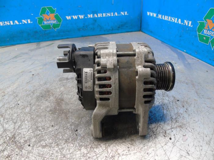 Begagnade Dynamo Renault Megane IV Estate (RFBK) 1.3 TCE 140 16V Pris € 105,00 Marginaltabell erbjuds av Maresia Auto Recycling B.V.