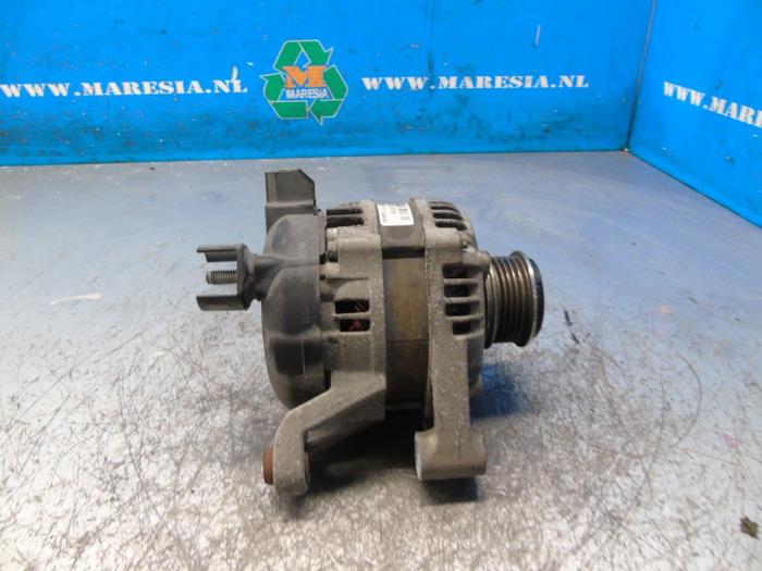 Usados Dinamo Opel Corsa E 1.2 16V Precio € 52,50 Norma de margen ofrecido por Maresia Auto Recycling B.V.