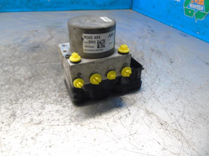 Gebrauchte ABS Pumpe Chevrolet Spark (M300) 1.0 16V Preis € 105,00 Margenregelung angeboten von Maresia Auto Recycling B.V.