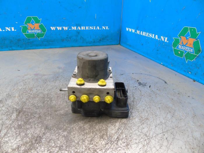 Begagnade ABS-pump Ford Transit 2.0 TDCi 16V Eco Blue 130 Pris € 262,50 Marginaltabell erbjuds av Maresia Auto Recycling B.V.