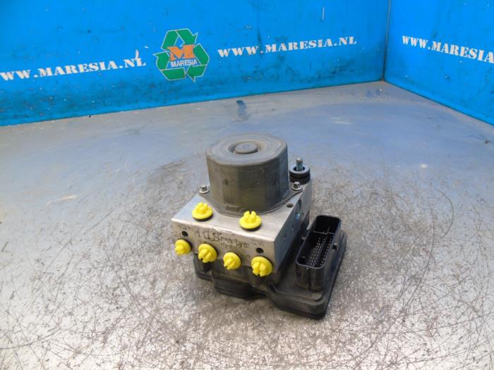 Used ABS pump Opel Corsa E 1.2 16V Price € 42,00 Margin scheme offered by Maresia Auto Recycling B.V.
