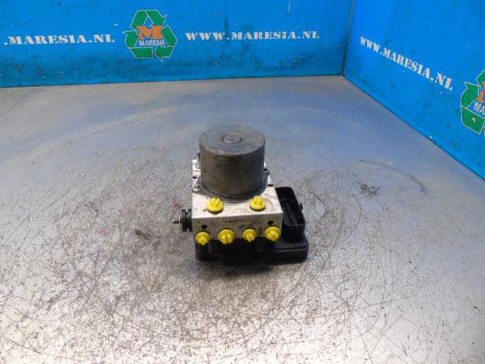Used ABS pump Iveco New Daily VI 35C18,35S18,40C18,50C18,60C18,65C18,70C18 Price € 315,00 Margin scheme offered by Maresia Auto Recycling B.V.