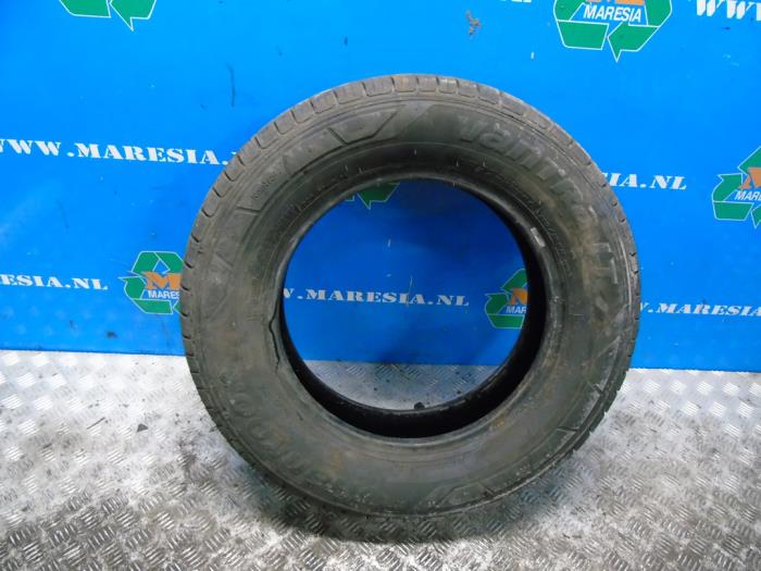 Używane Opona Iveco New Daily VI 35C18,35S18,40C18,50C18,60C18,65C18,70C18 Cena € 73,50 Procedura marży oferowane przez Maresia Auto Recycling B.V.