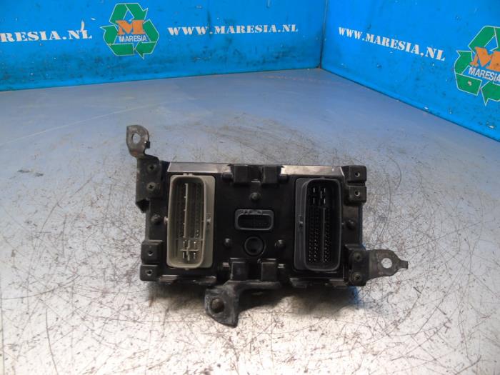 Usagé Ordinateur ABS Lexus LS (F4) 600h 5.0 32V VVT-i Prix € 162,75 Règlement à la marge proposé par Maresia Auto Recycling B.V.