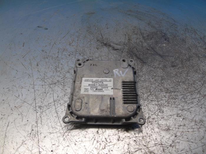 Usados Módulo de faros LED Lexus LS (F4) 600h 5.0 32V VVT-i Precio € 157,50 Norma de margen ofrecido por Maresia Auto Recycling B.V.