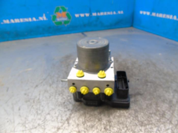 Gebrauchte ABS Pumpe Renault Kangoo Express (RFK) 1.5 Blue dCi 95 Preis € 367,50 Margenregelung angeboten von Maresia Auto Recycling B.V.