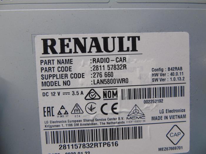 Radio from a Dacia Sandero II 1.0 TCe 100 12V 2020