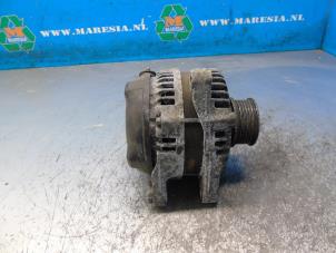 Dynamo van een Toyota Auris (E15) 1.4 D-4D-F 16V 2010